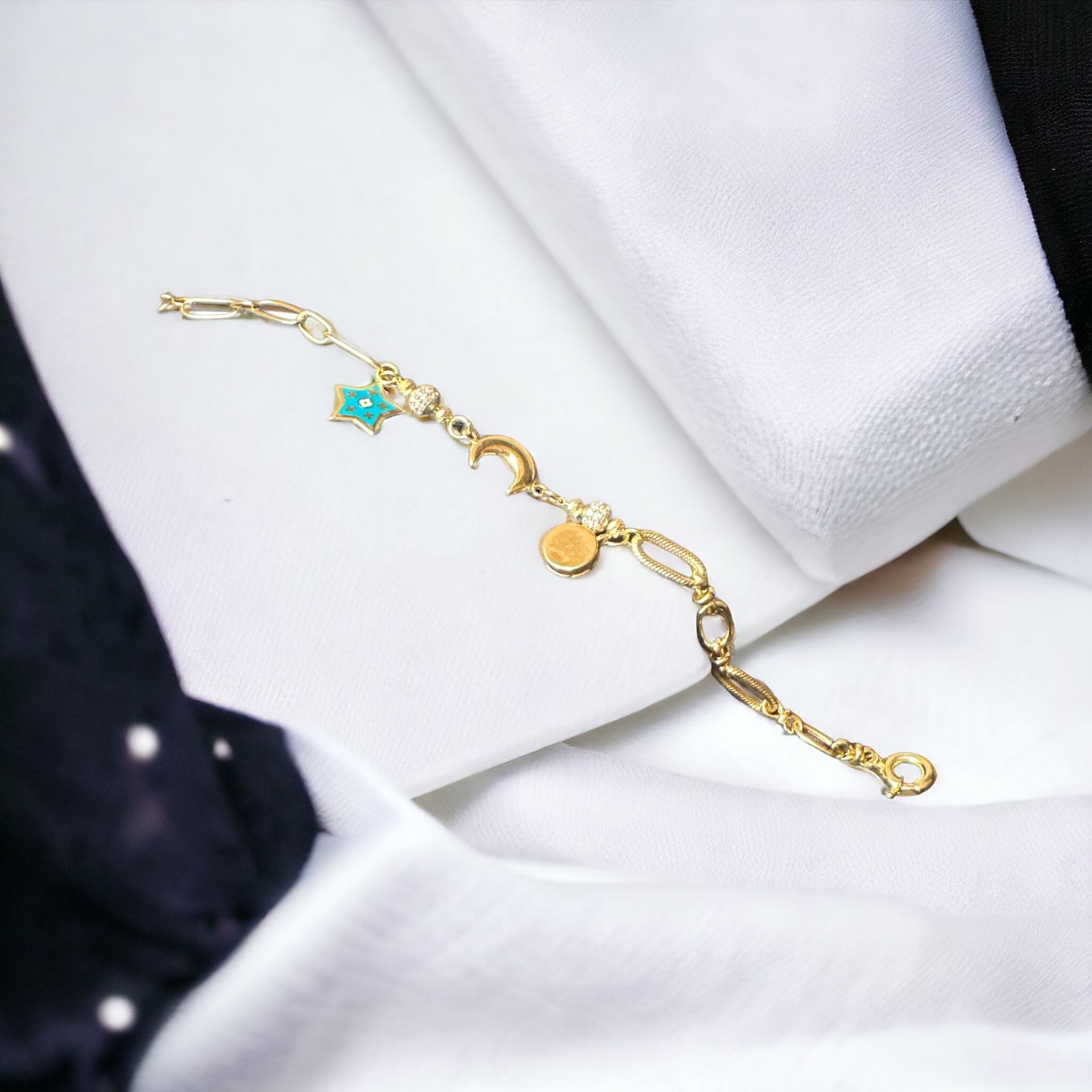 Yıldız ve Ay Detaylı Bileklik