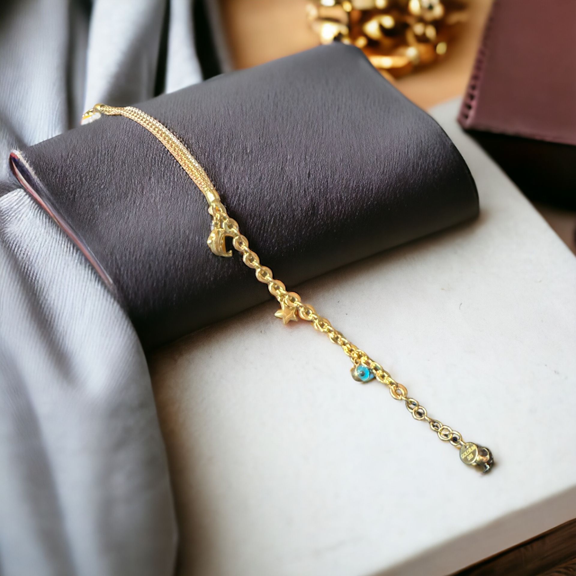 Üç Renkli Yunus ve Yıldızlı Bileklik