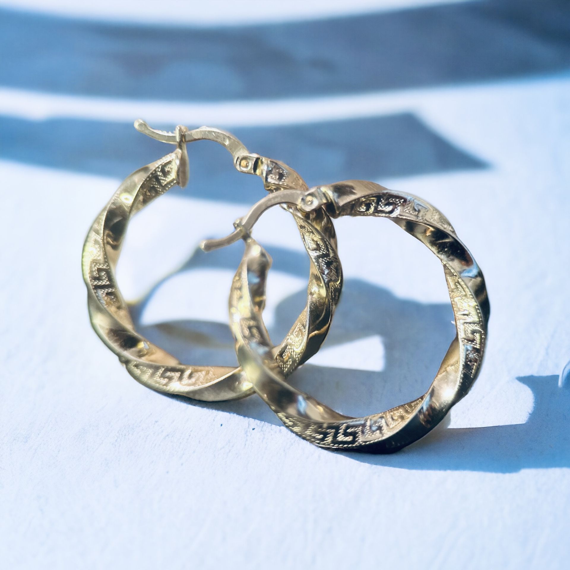 Burgulu Fantezi Küpe