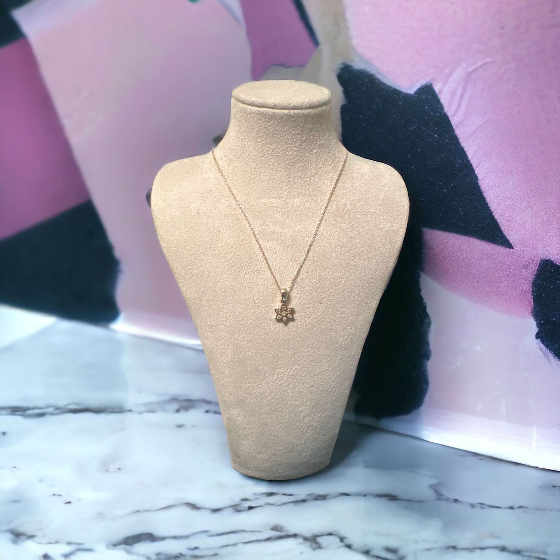 Taşlı Çiçekli İnce Kolye