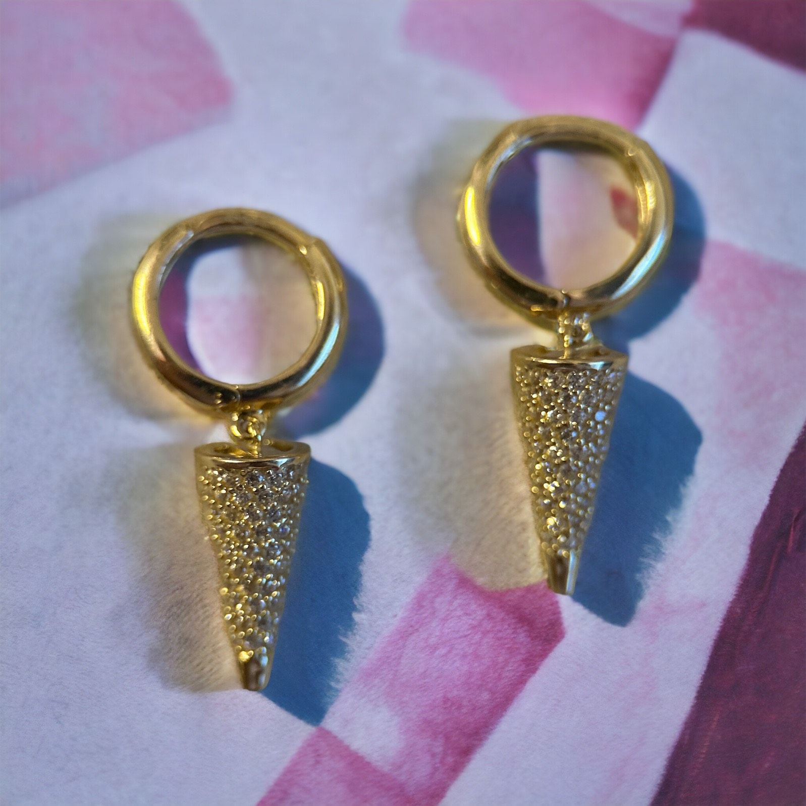 Koni Figürlü Halka Küpe