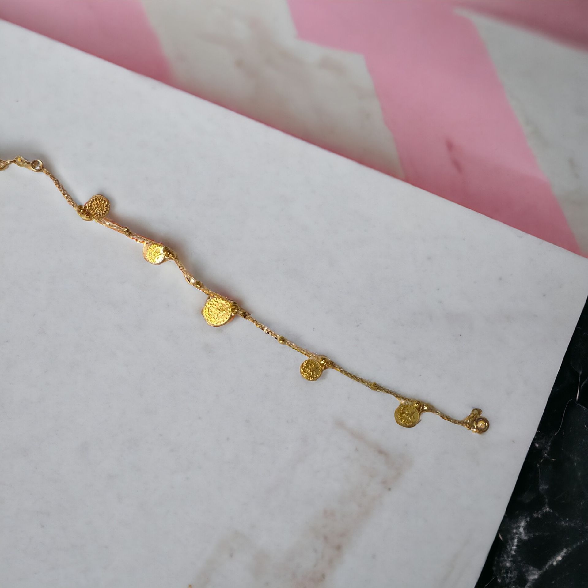 Tuğra Pullu Bileklik