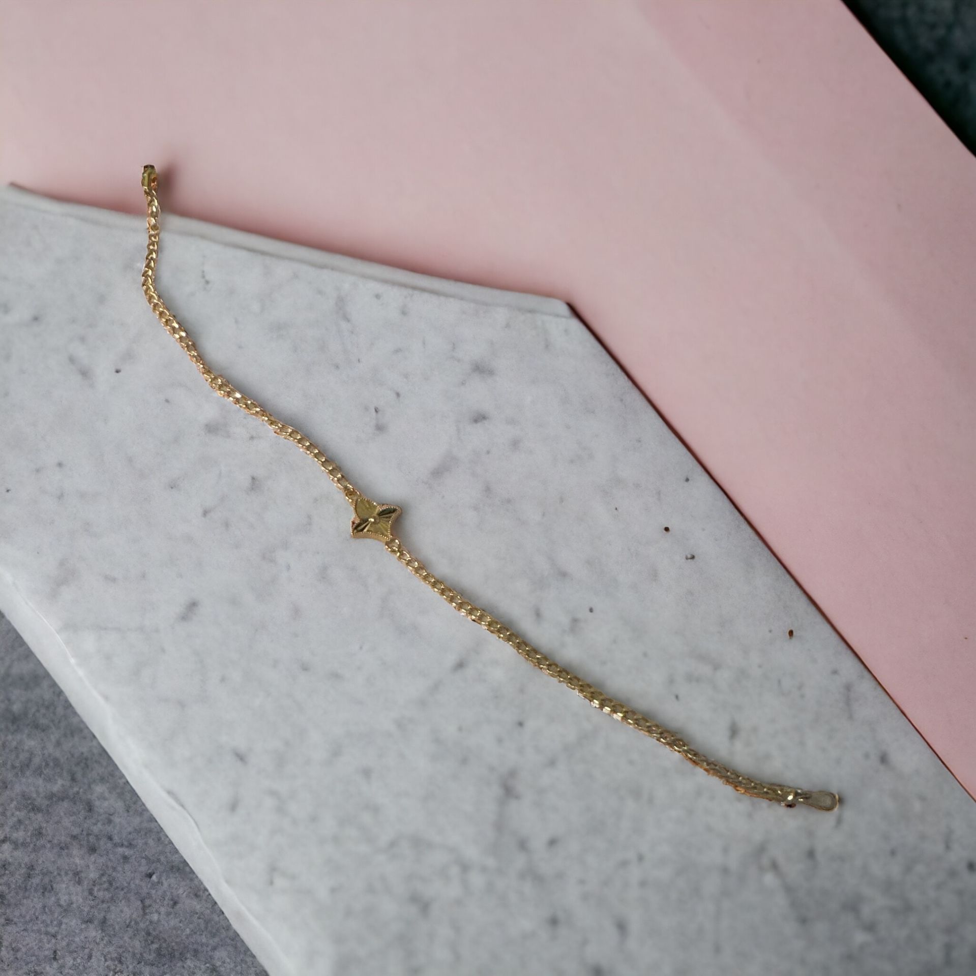 İnce Figürlü Bileklik