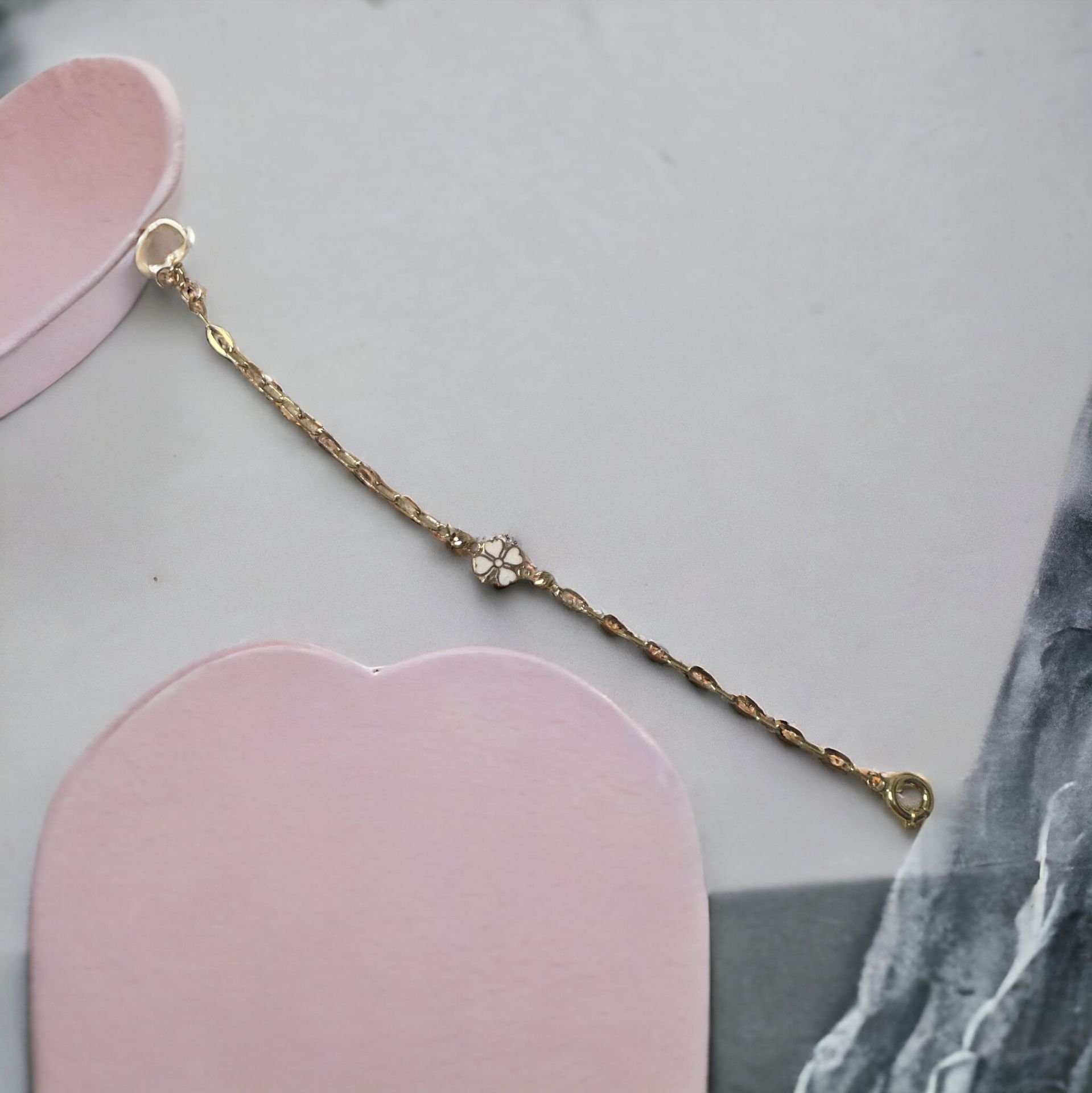 Yoncalı Minimal Mineli Bileklik