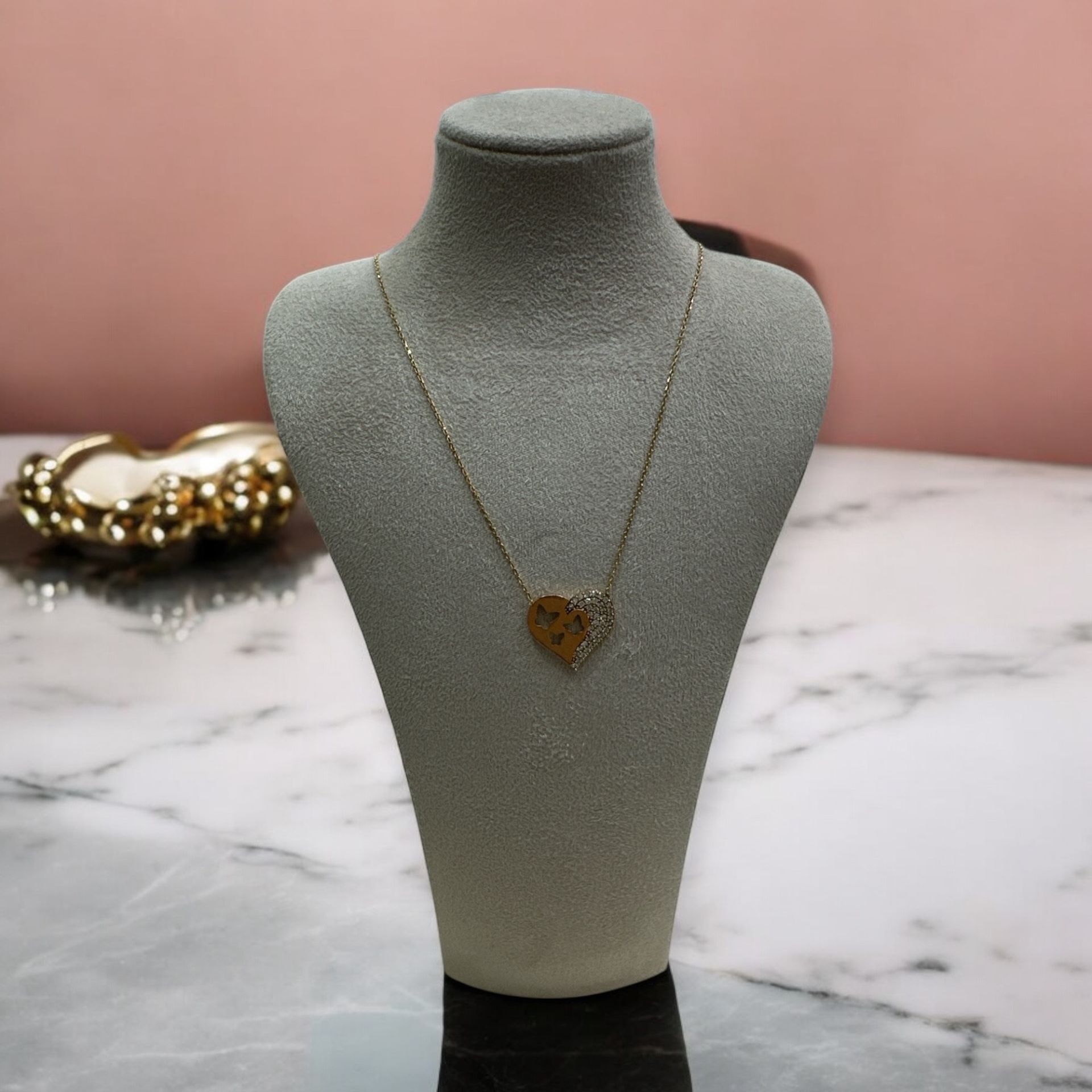 Kalpli Kelebek Kolye